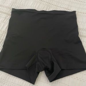 Spanx shorts shapewear
